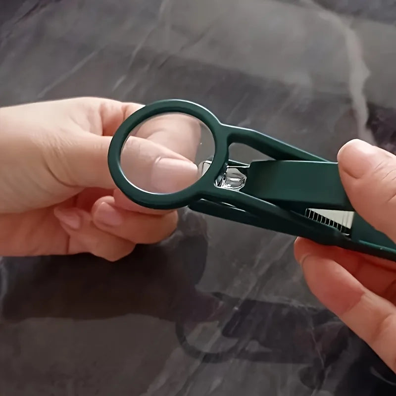 Nail Clipper with Magnifying Glass – Anti-Splash & Easy Grip for Elderly
