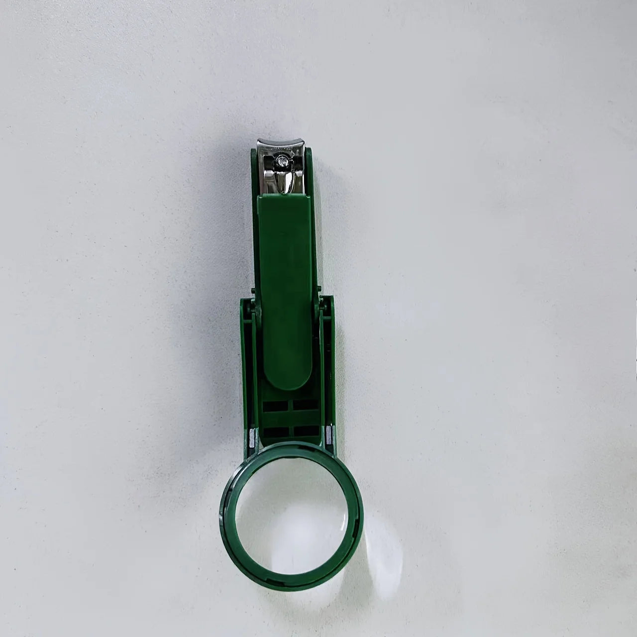 Nail Clipper with Magnifying Glass – Anti-Splash & Easy Grip for Elderly